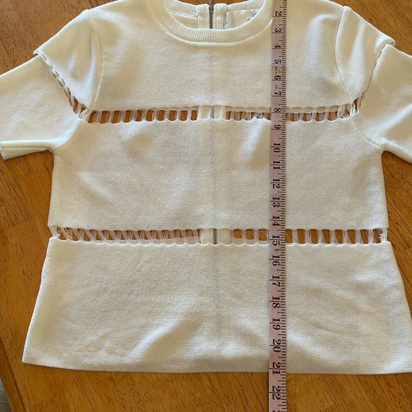 Open weave Knit Cropped - Picture 8 of 8